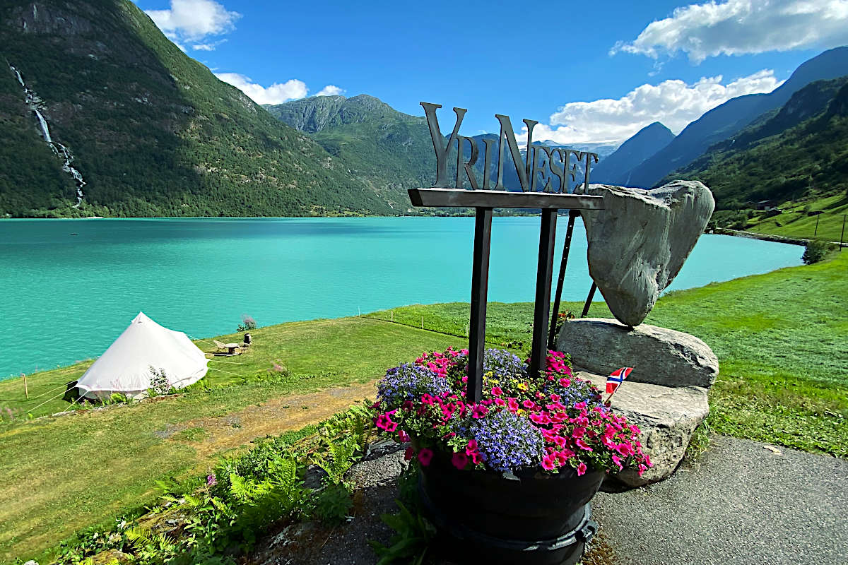 Oldevatnet lake in Norway near the Yrineset
